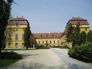 Pápa, Fő tér 01-03. Esterházy-kastély 1.kép.jpg Pápa, Fő tér 01-03. Esterházy-kastély 1.kép.jpg